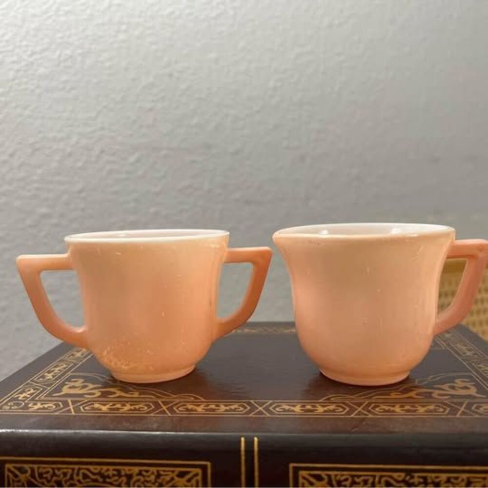 Hazel Atlas Pink Modern tone, Child Size Sugar and Creamer Set